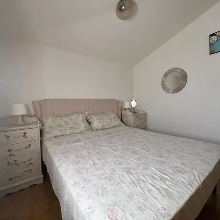 Apartment Bright Escape Near The *