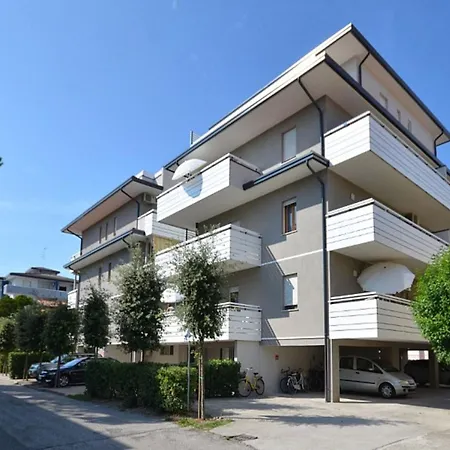 Apartment Bright Escape Near The